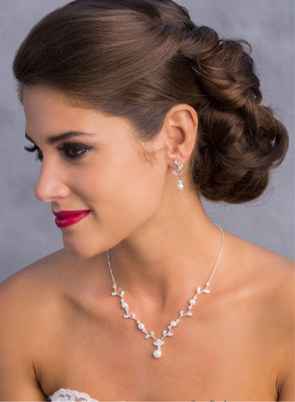 Set of Earrings and Choker Granada