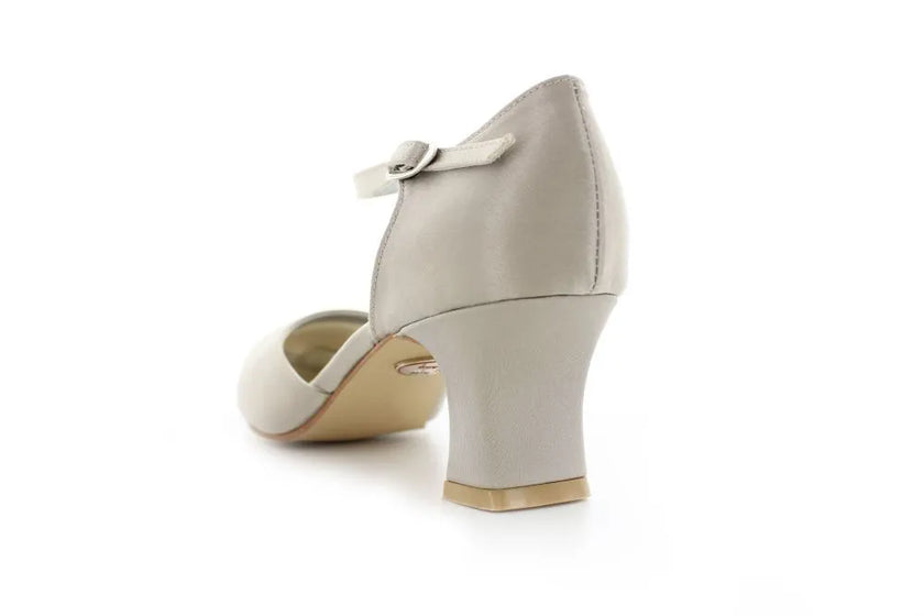 Zapatos de fiesta beige estilo D'Orsay con tacón kitten heel de 4.5 cm