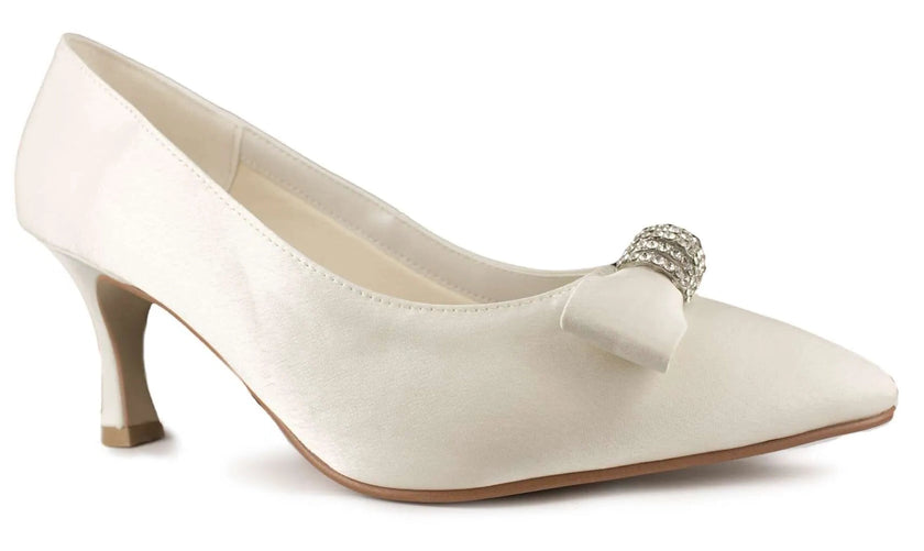 Zapatos de novia Celestina en color Ivory con lazo de brillo y tacón de 7 cm, perfectos para bodas y eventos elegantes.