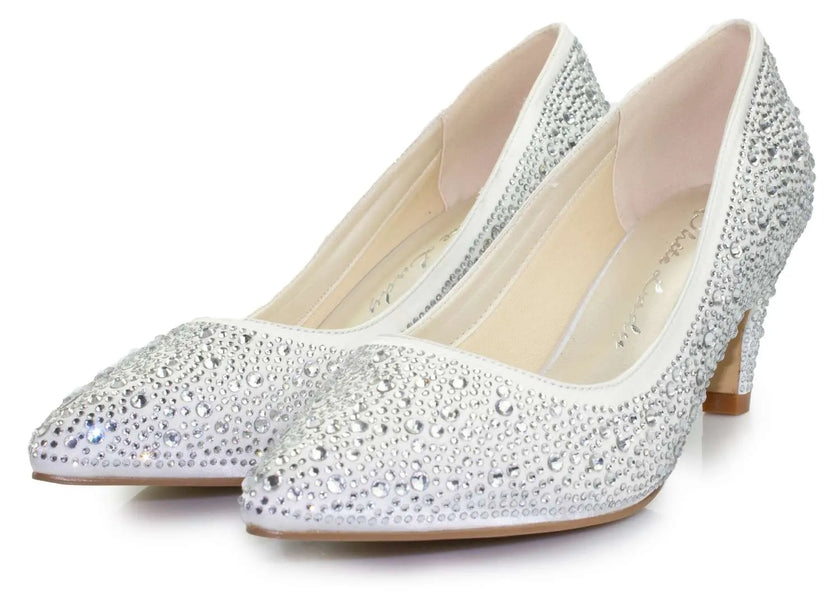 Zapatos de novia Granate con tacón medio de 5.5 cm en color ivory, con detalles de piedras de zircón.