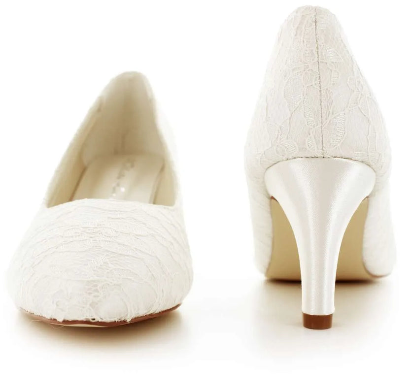 Zapatos de novia Sodalita en color ivory con encaje delicado, tacón de 6.5 cm y diseño sofisticado, perfectos para bodas y eventos especiales.